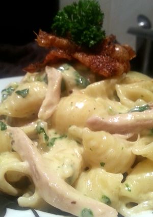 A picture of Creamy Chicken and Spinach Pasta.