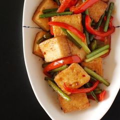 A picture of Spicy Sautéed Garlic Shoots and Atsu-age.