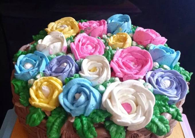 Decorative Buttercream Flowers for Cake Design | 