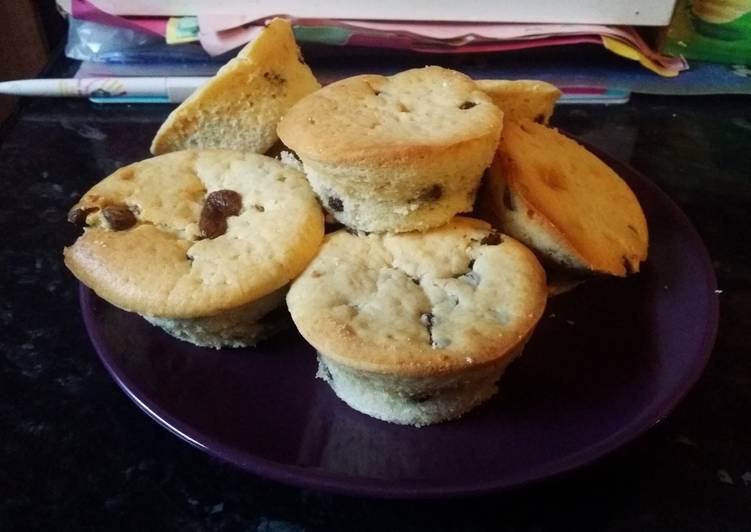 Recipe of Perfect Choc chip muffin with marsbar centre