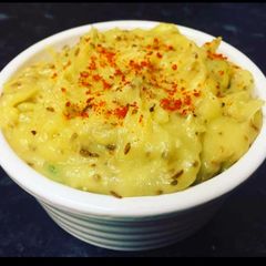 A picture of Coriander & garlic khichu.