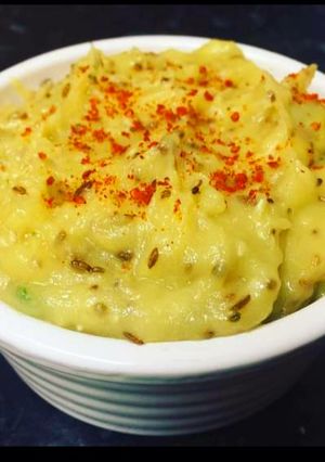 A picture of Coriander & garlic khichu.
