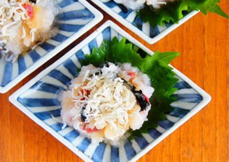 Simple Way to Make Homemade Grated Daikon Radish Tossed with Umeboshi