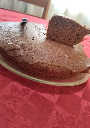 Una foto de Torta de choco esponjosa y húmeda 🍫