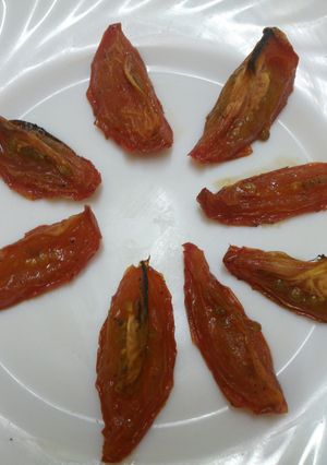 A picture of Slow Roasted Tomatoes..