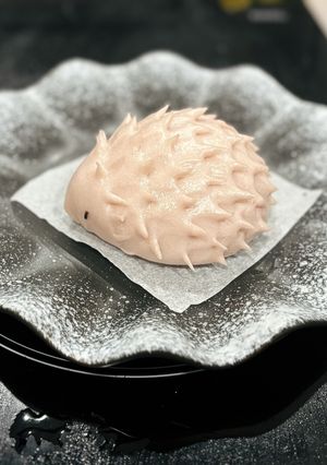 A picture of Hedgehog Steamed Buns.