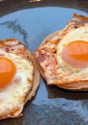 A picture of Turkish-Inspired Crispy Chilli Egg Tacos.