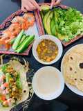 Vào bếp cùng con: Taco tôm với tortilla từ bột mì và sốt salsa xoài