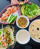 Vào bếp cùng con: Taco tôm với tortilla từ bột mì và sốt salsa xoài