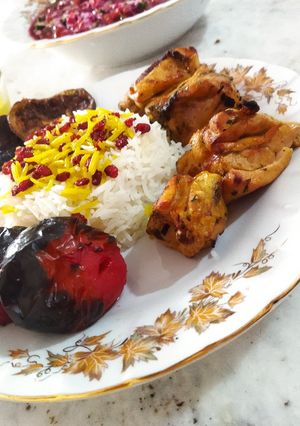 عکسی از دستور جوجه کباب😋خورشت ماست😋سالاد