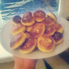 A picture of Cheese pancakes (Sirniki).