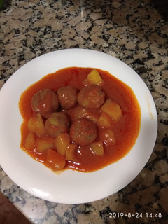 Una foto de Albóndigas en salsa de tomate
