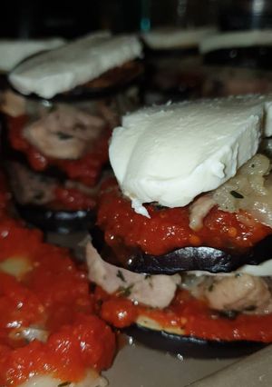 Une photo de Millefeuille d aubergines et son émincé de porc