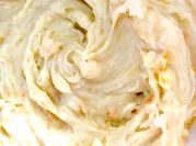 Una foto de frosting de queso