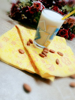 A picture of Almond milk.