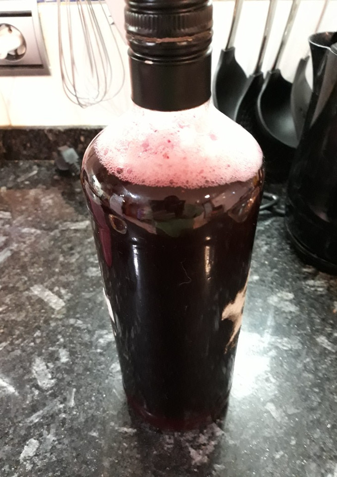 Una foto de Zumo de remolacha con infusión de tomillo y jengibre