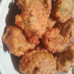 A picture of Oncom goreng tepung.