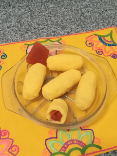 Una foto de Croquetas de polenta rellenas con dulce de membrillo