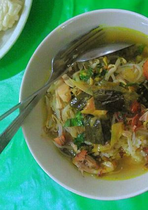 Foto resep Soto ayam lenthok ala mamapila 🍜