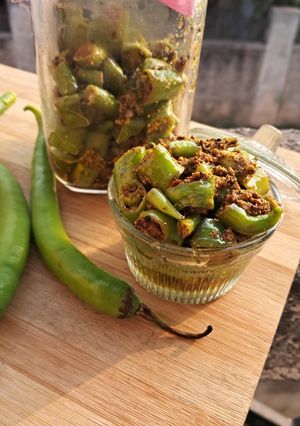 हरी मिर्च का अचार (Hari Mirch ka achar recipe in hindi) रेसिपी मुख्य फोटो