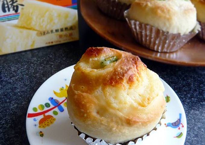 Recipe of Super Quick Homemade Edamame and Cheese Rolled Bread