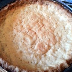 A picture of no roll pie crust.
