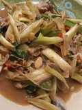 Daging sapi tumis jamur enoki & daun bawang pre