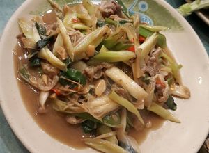 Foto resep Daging sapi tumis jamur enoki & daun bawang pre