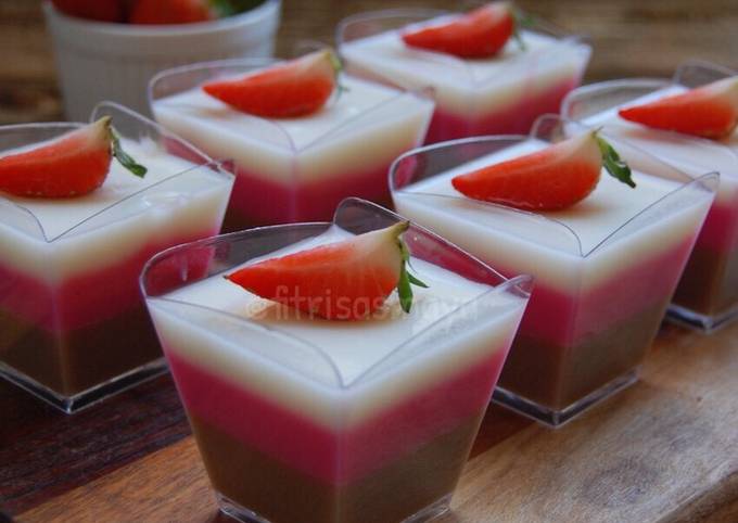 Langkah Mudah untuk Menyiapkan Neapolitan Silky Pudding, Enak Banget