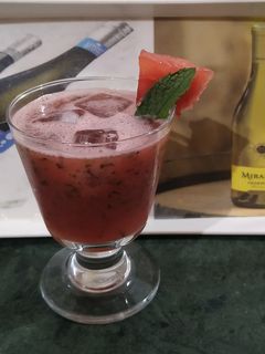 वॉटरमेलन मॉकटेल (Watermelon Mocktail recipe in Hindi) रेसिपी मुख्य फोटो