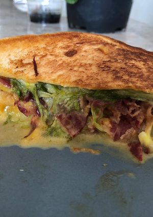 Foto resep Cheesy Beef Sandwich