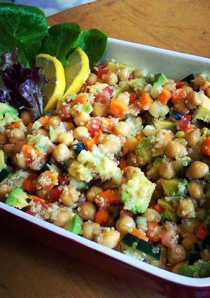 A picture of Healthy Summer Quinoa Chickpea Salad!.