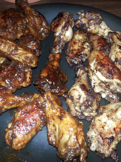 A picture of jerk chicken wings.