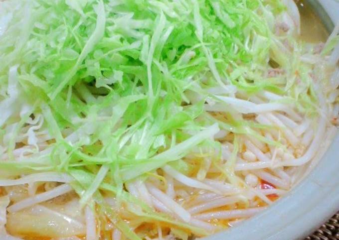 Dan Dan Noodle Hot Pot with Lots of Cabbage and Bean Sprouts