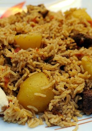 A picture of Chicken or meat Pilau (thick rice version).