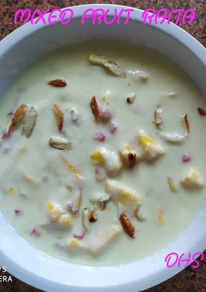A picture of Mixed Fruit Raita.