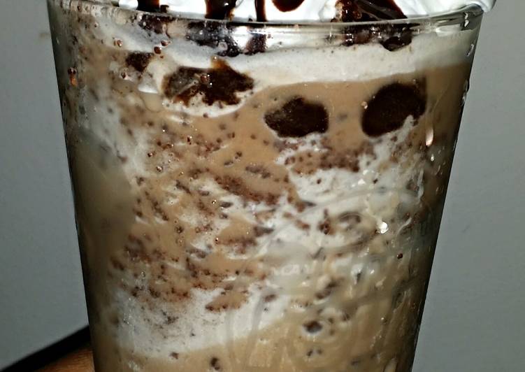 Recipe of Award-winning 2easy chocolate chip frappe 😆
