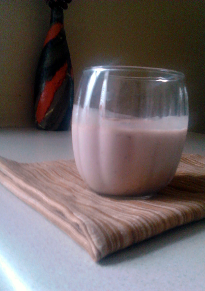A picture of Banana cocoa smoothie.