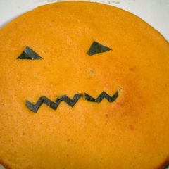 A picture of Kabocha Squash Cake (Halloween version).