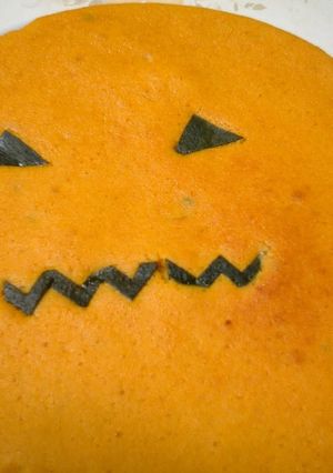 A picture of Kabocha Squash Cake (Halloween version).