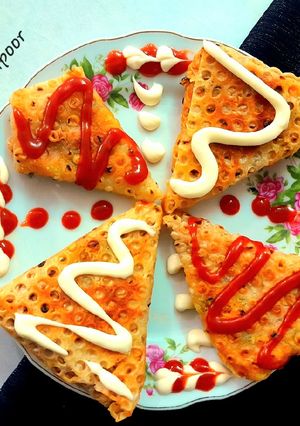 عکسی از دستور سمبوسه مرغ و کالباس + نحوه پیچیدن نان سمبوسه
