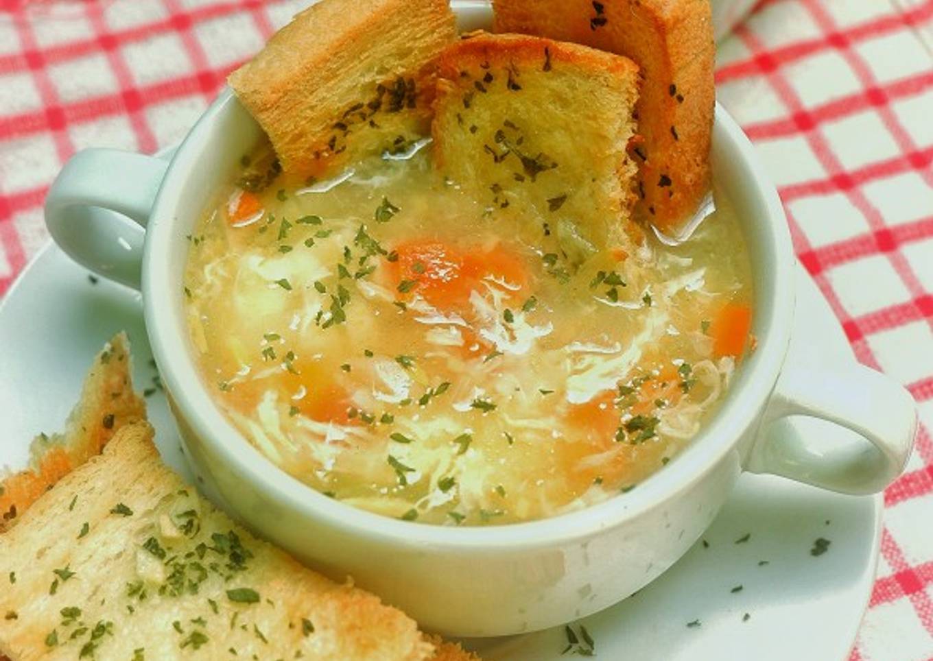 Cara Gampang Membuat Cream soup jagung dengan Roti panggang (Garlic
Bread) Anti Gagal