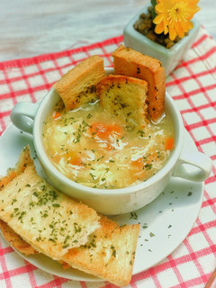 Foto resep Cream soup jagung dengan Roti panggang (Garlic Bread)