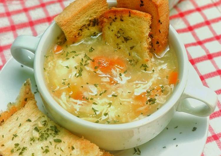 Cream soup jagung dengan Roti panggang (Garlic Bread)