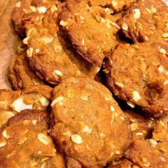 A picture of ANZAC biscuits.
