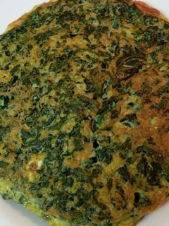 Una foto de Tortilla de espinaca y quinoa