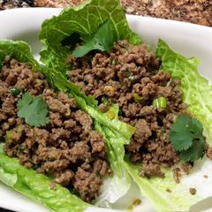 A picture of Sriracha Beef Wraps.