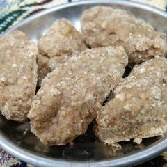A picture of Piniya.