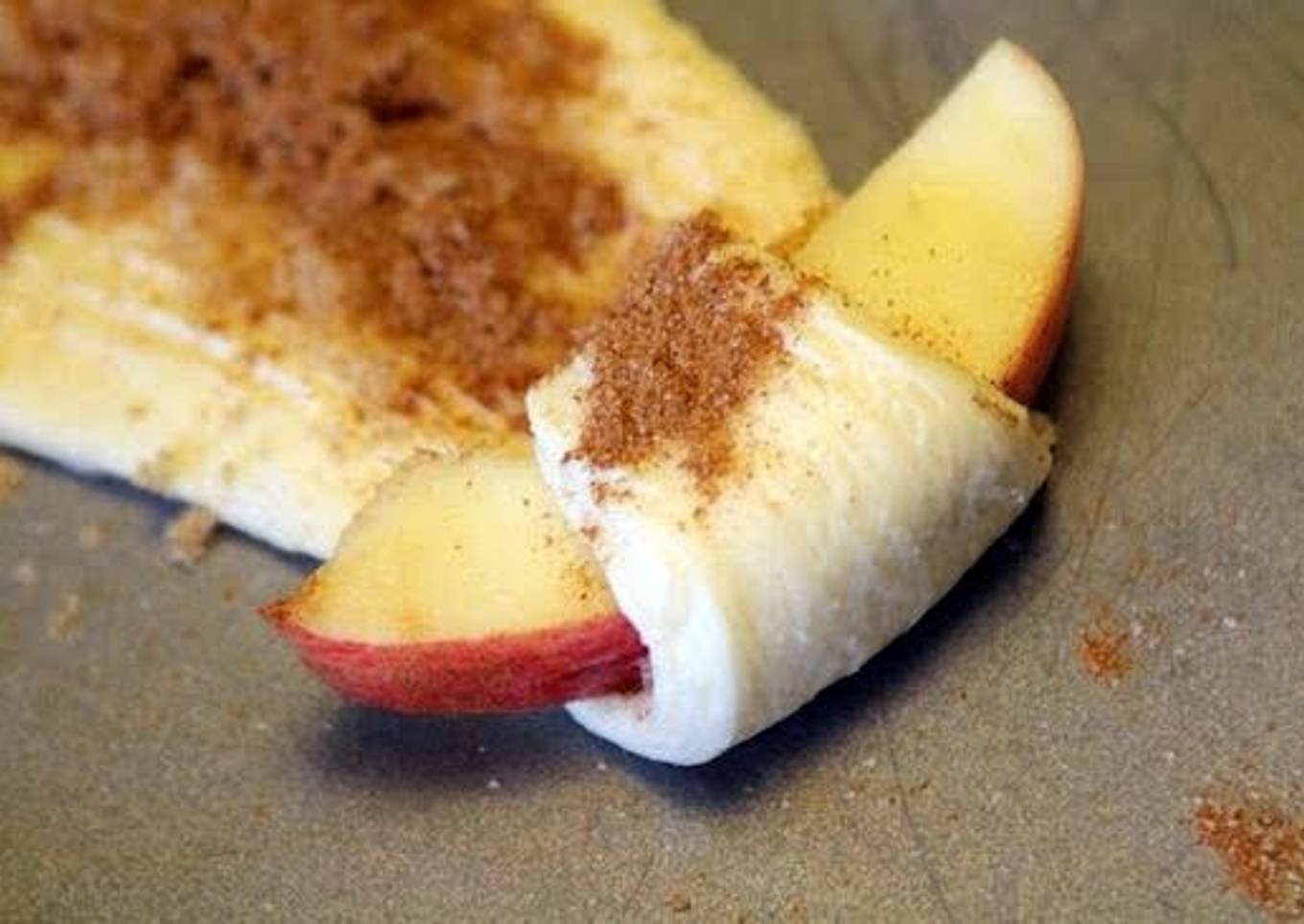 apple cinnamon crescents