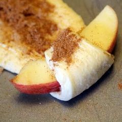 A picture of apple cinnamon crescents.